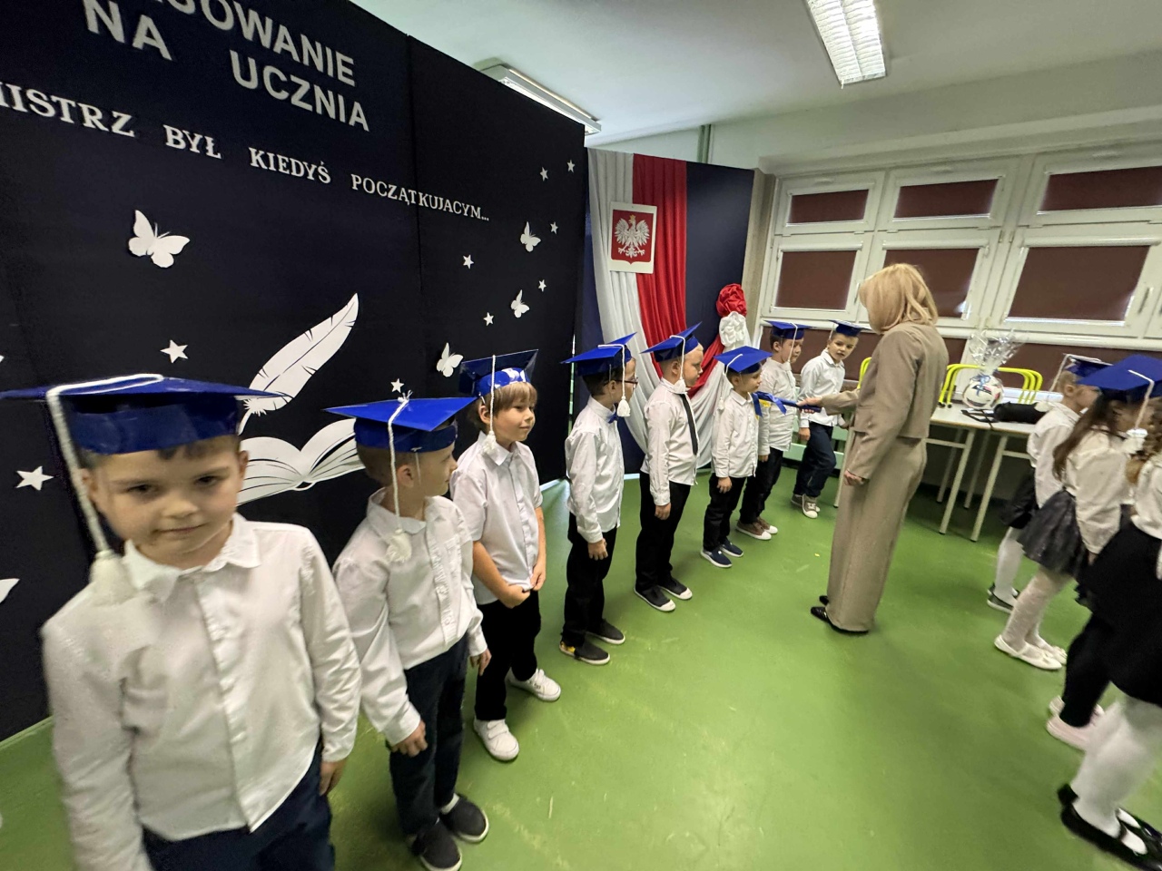 Pasowanie na ucznia w SP 10 w Ostrołęce 2025 - zdjęcie #20 - eOstroleka.pl