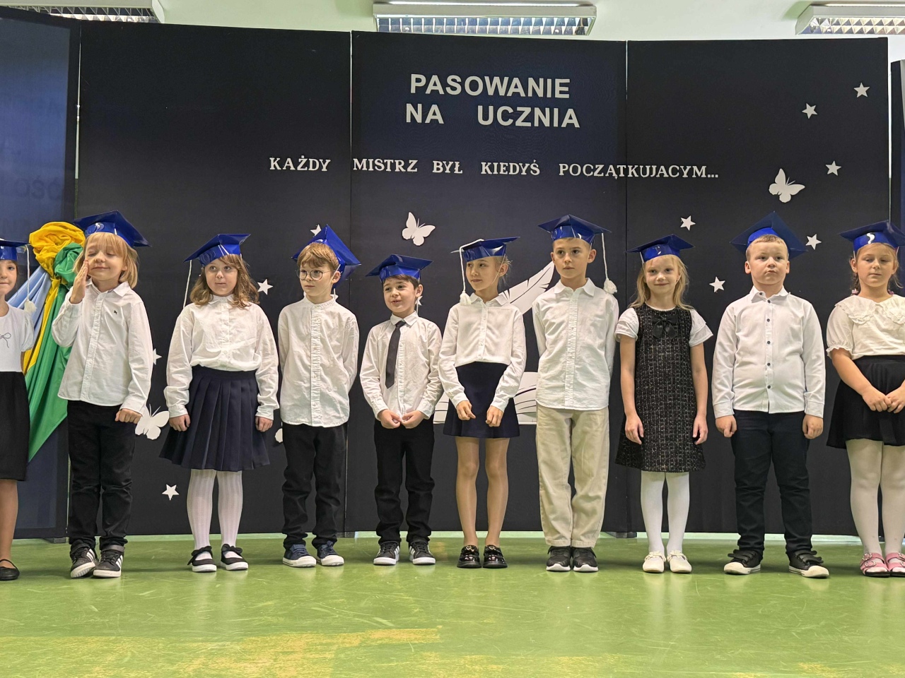 Pasowanie na ucznia w SP 10 w Ostrołęce 2025 - zdjęcie #14 - eOstroleka.pl