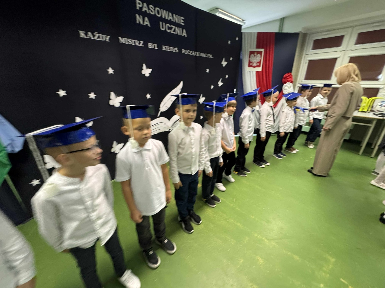 Pasowanie na ucznia w SP 10 w Ostrołęce 2025 - zdjęcie #13 - eOstroleka.pl