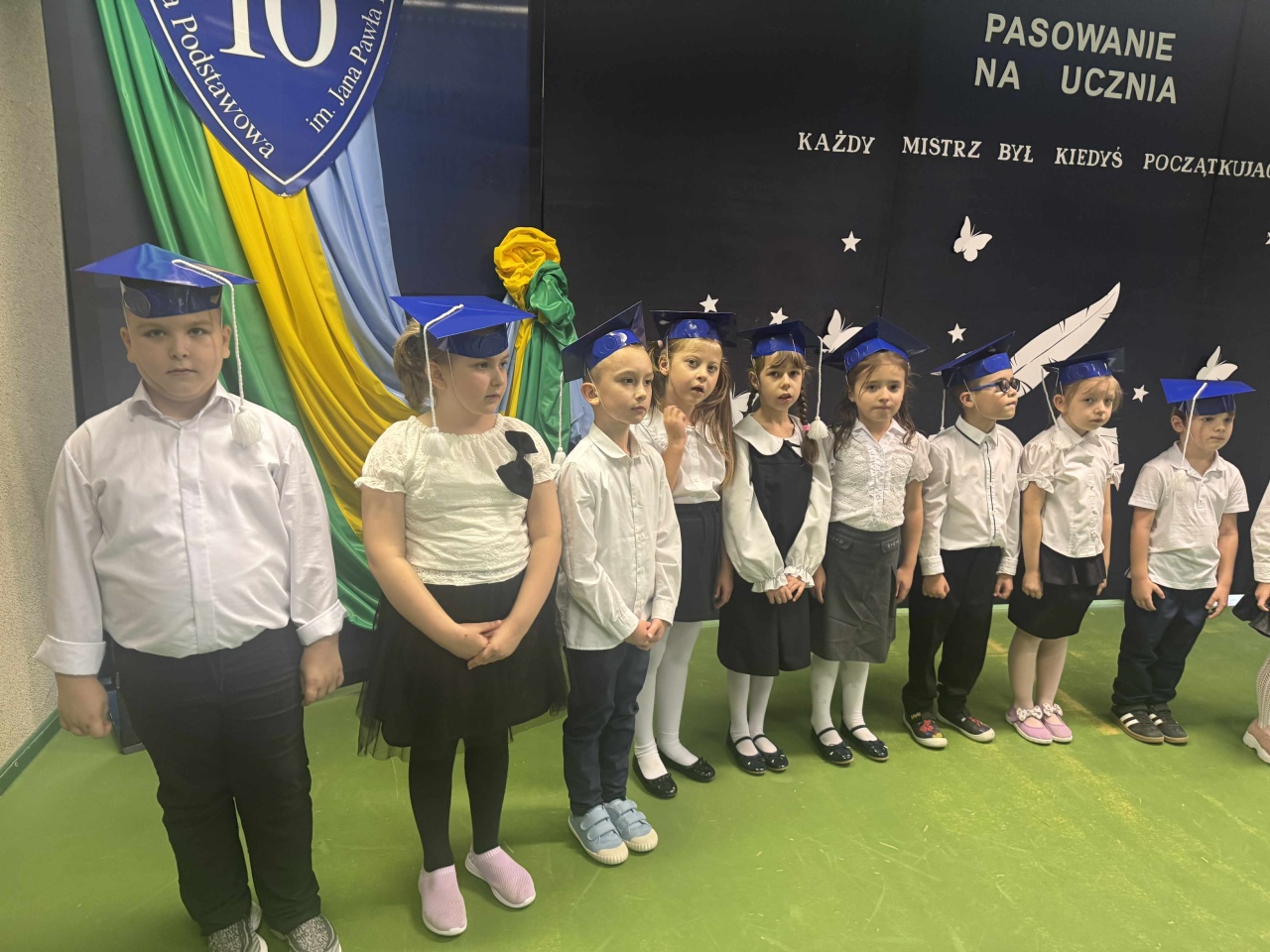 Pasowanie na ucznia w SP 10 w Ostrołęce 2025 - zdjęcie #2 - eOstroleka.pl