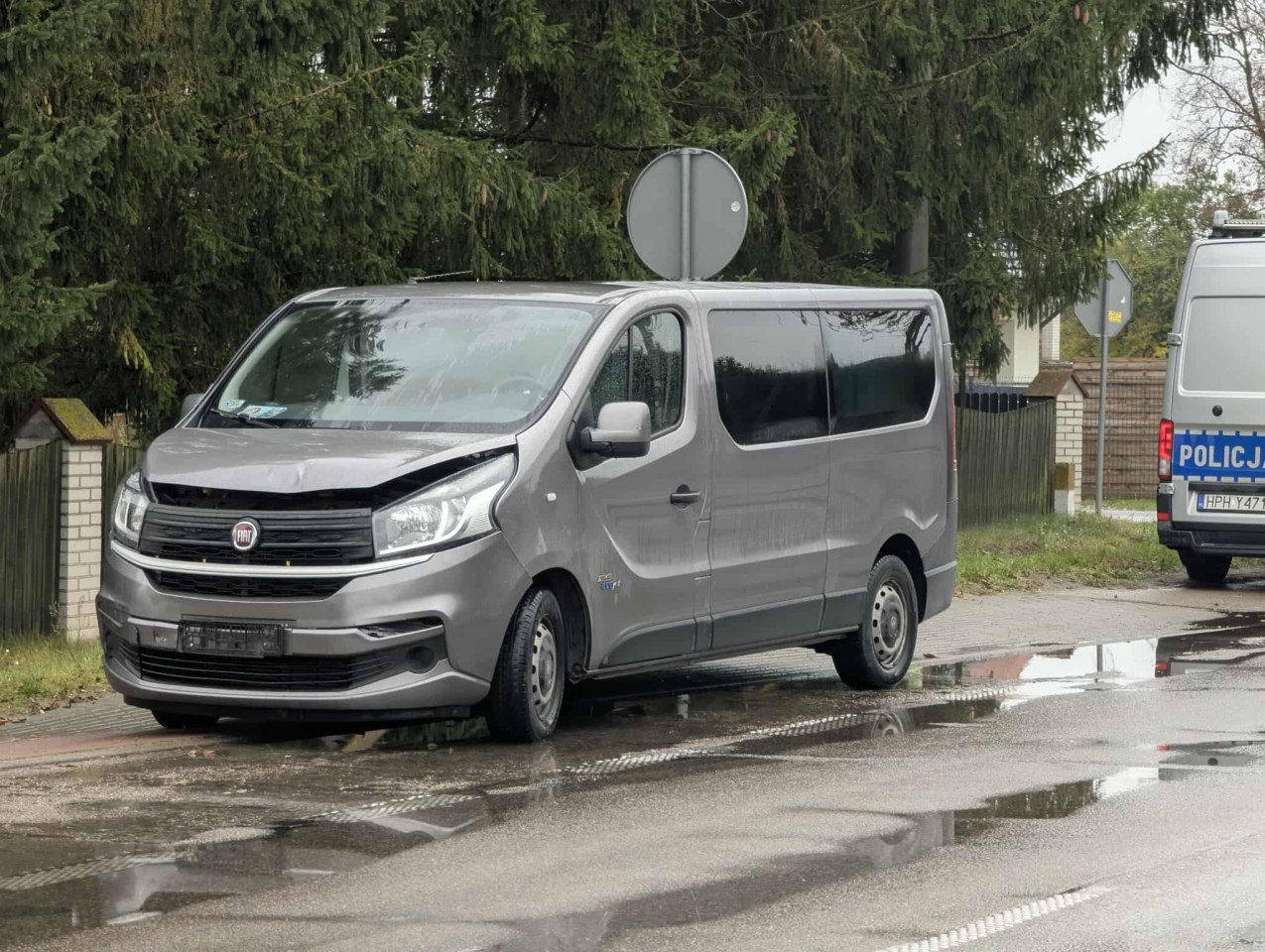 Kolizja w Czarnowcu [18.10.2025] - zdjęcie #8 - eOstroleka.pl