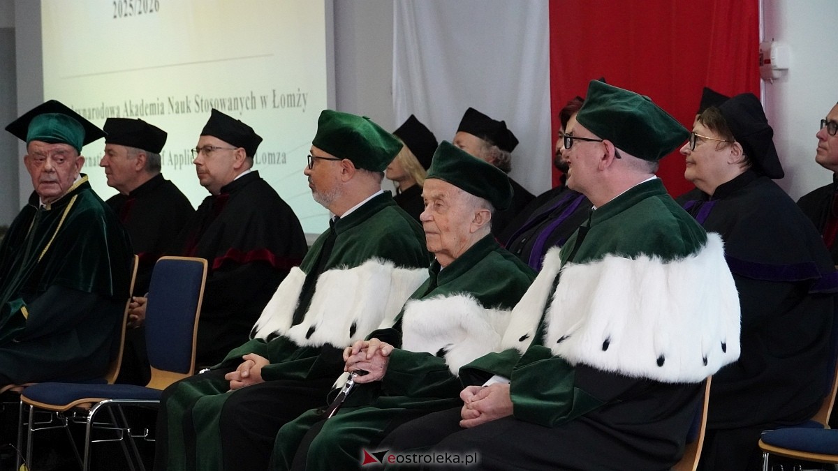 Inauguracja roku akademickiego w MANS w Łomży [18.10.2025]  - zdjęcie #103 - eOstroleka.pl