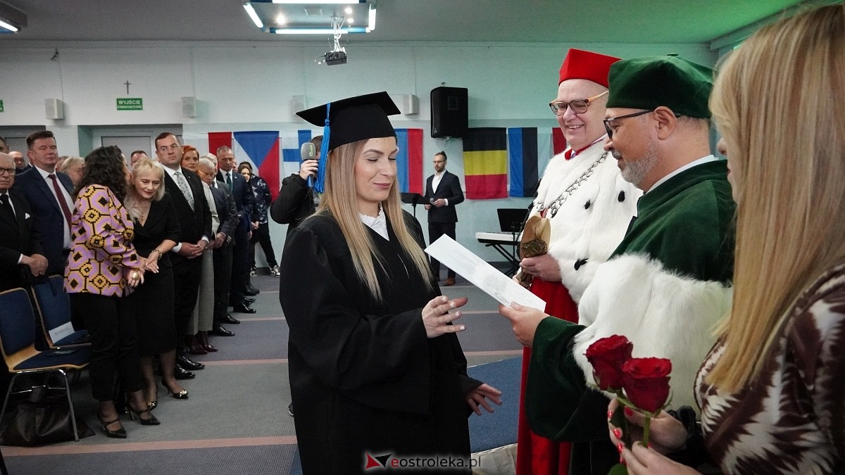 Inauguracja roku akademickiego w MANS w Łomży [18.10.2025]  - zdjęcie #41 - eOstroleka.pl