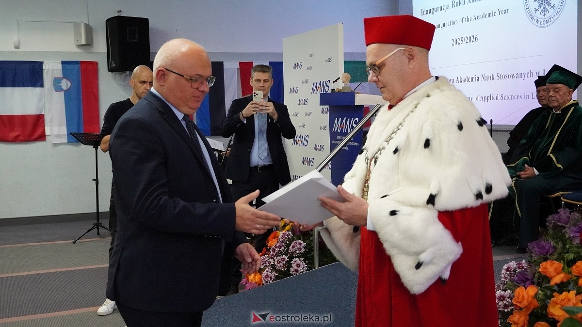 Inauguracja roku akademickiego w MANS w Łomży [18.10.2025]  - zdjęcie #25 - eOstroleka.pl