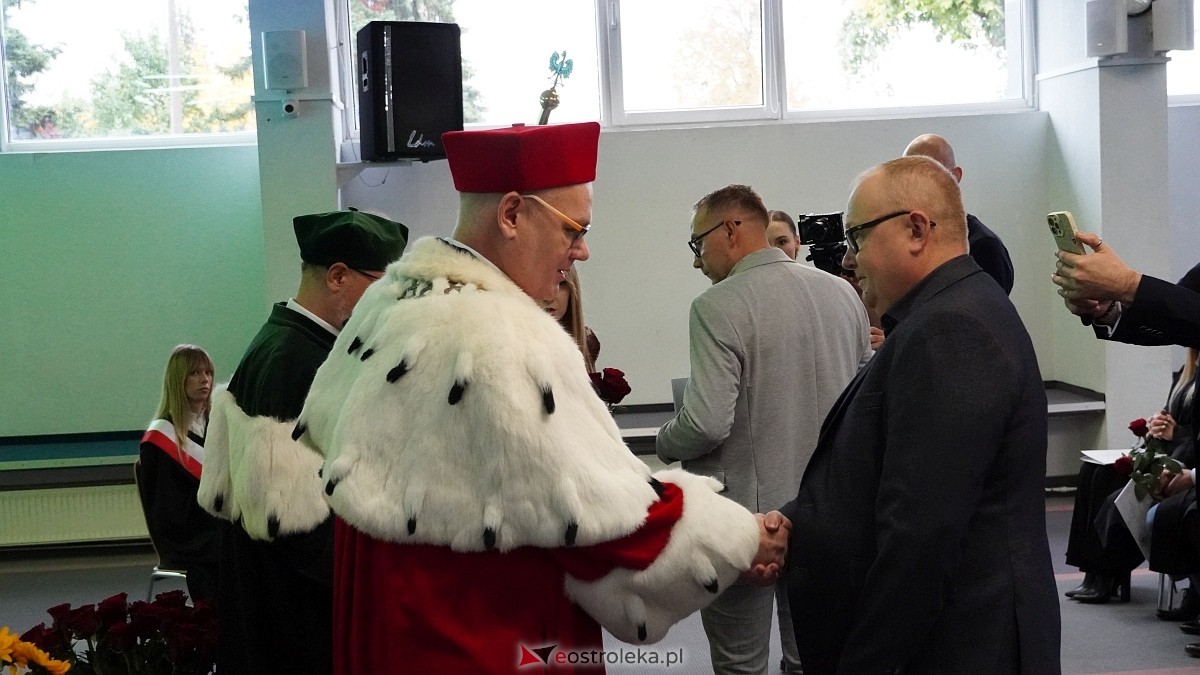 Inauguracja roku akademickiego w MANS w Łomży [18.10.2025]  - zdjęcie #20 - eOstroleka.pl
