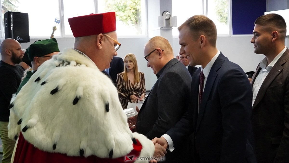 Inauguracja roku akademickiego w MANS w Łomży [18.10.2025]  - zdjęcie #9 - eOstroleka.pl