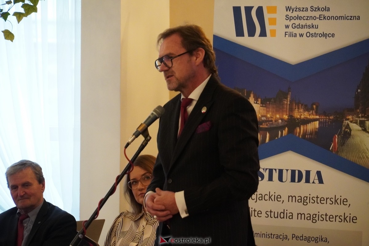 Inauguracja roku akademickiego 2025/2026 WSSE w Gdańsku filia w Ostrołęce [18.10.2025] - zdjęcie #20 - eOstroleka.pl