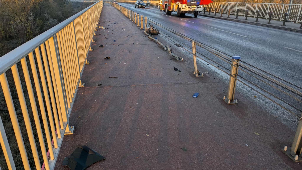 Wypadek na moście kard. Wyszyńskiego [19.10.2025] - zdjęcie #26 - eOstroleka.pl