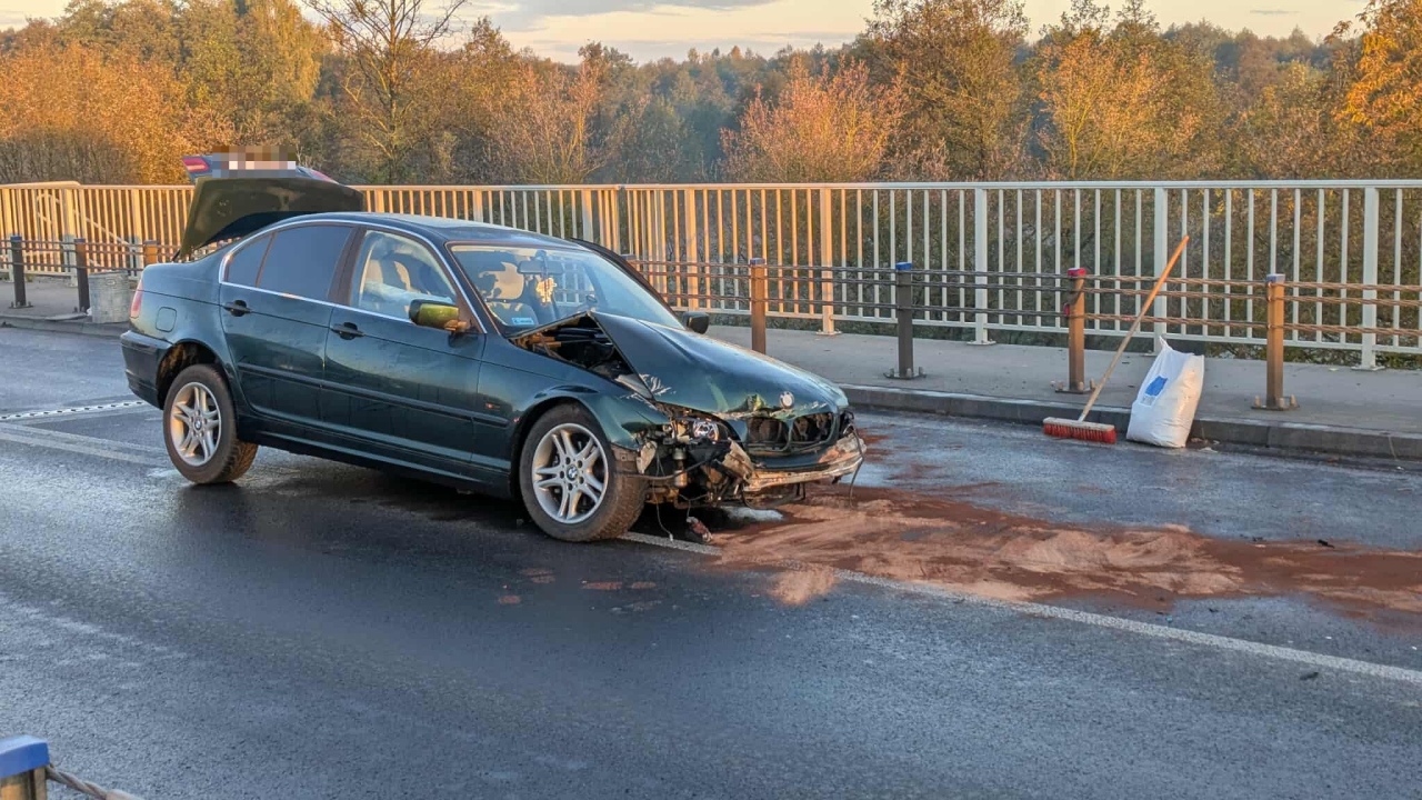 Wypadek na moście kard. Wyszyńskiego [19.10.2025] - zdjęcie #19 - eOstroleka.pl