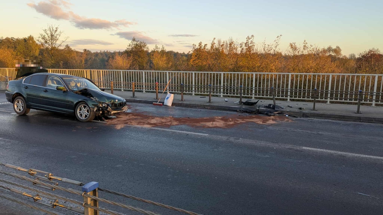 Wypadek na moście kard. Wyszyńskiego [19.10.2025] - zdjęcie #16 - eOstroleka.pl