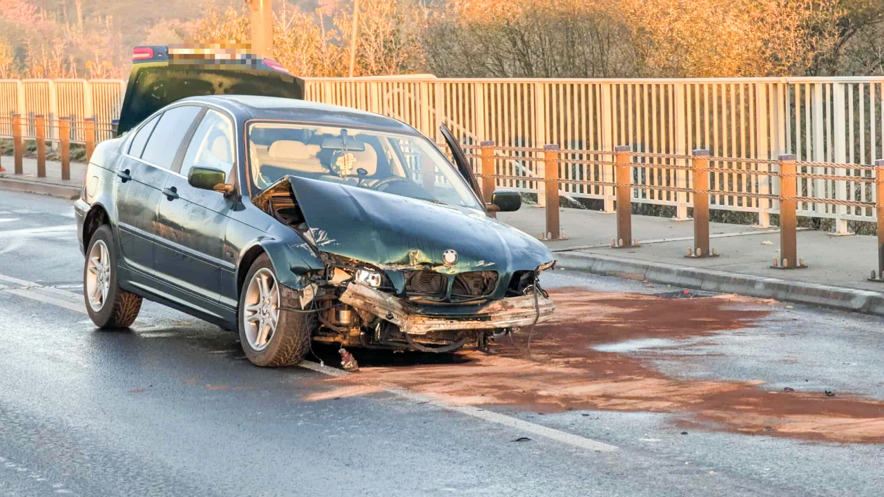Wypadek na moście kard. Wyszyńskiego [19.10.2025] - zdjęcie #1 - eOstroleka.pl