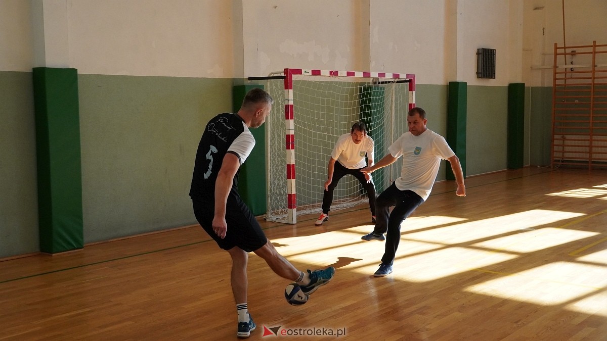 Turniej Samorządowców w Piłce Nożnej w Czerwinie [19.10.2025] - zdjęcie #70 - eOstroleka.pl