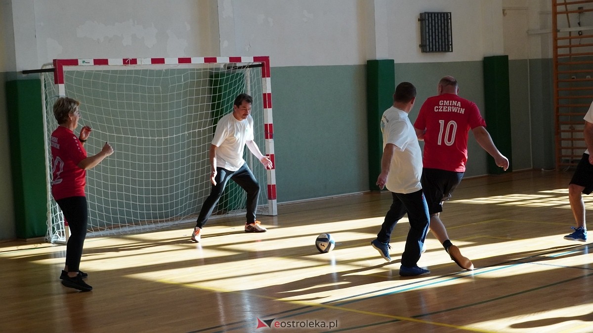 Turniej Samorządowców w Piłce Nożnej w Czerwinie [19.10.2025] - zdjęcie #9 - eOstroleka.pl