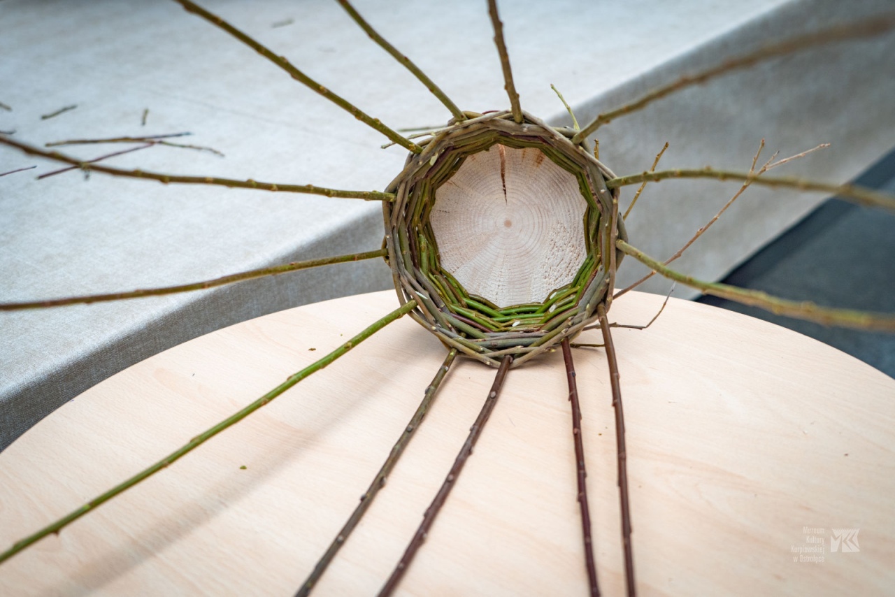 Warsztaty plecionkarskie w Muzeum Kultury Kurpiowskiej [20.10.2025] - zdjęcie #11 - eOstroleka.pl