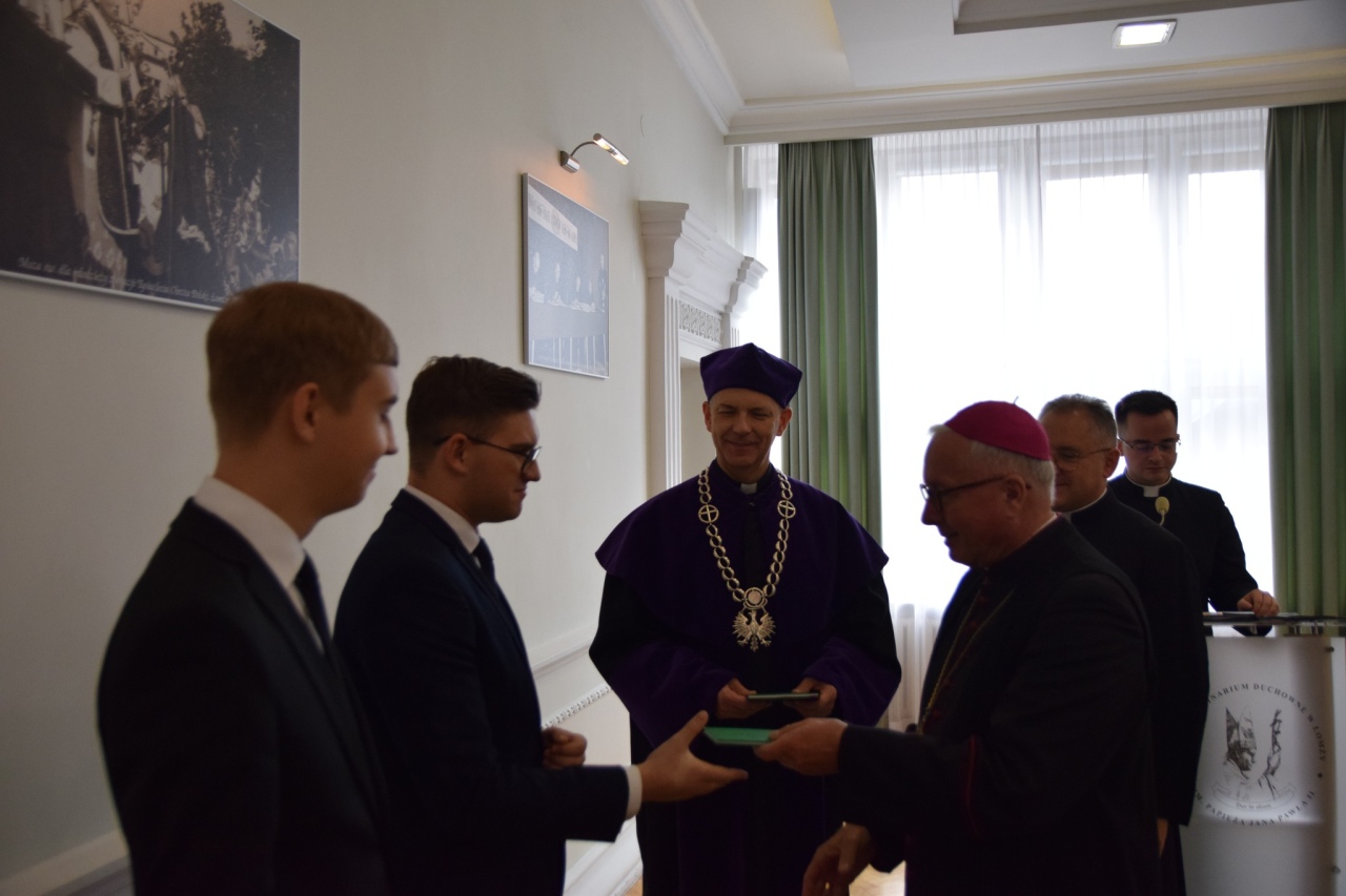 Inauguracja roku akademickiego w Wyższym Seminarium Duchownym w Łomży [16.10.2025] - zdjęcie #5 - eOstroleka.pl