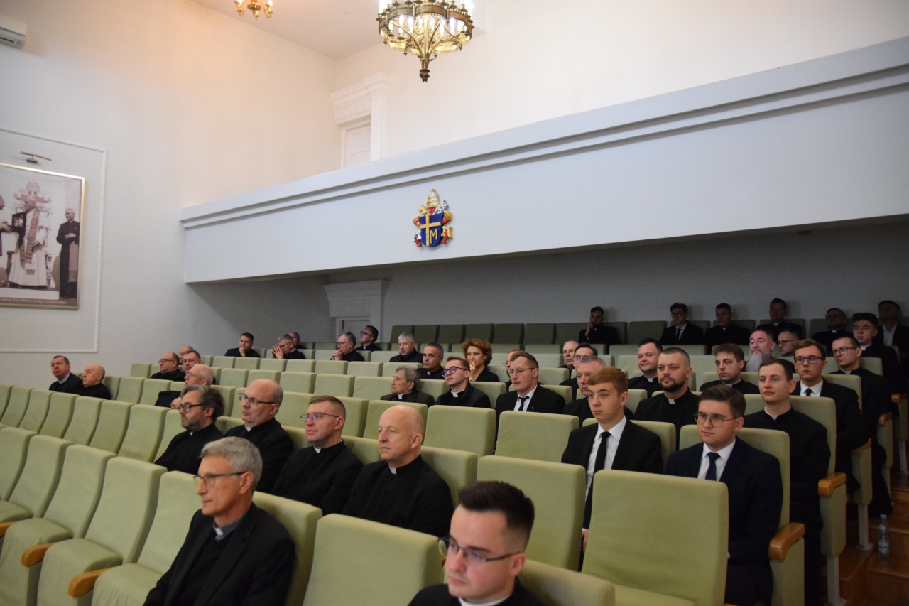 Inauguracja roku akademickiego w Wyższym Seminarium Duchownym w Łomży [16.10.2025] - zdjęcie #3 - eOstroleka.pl