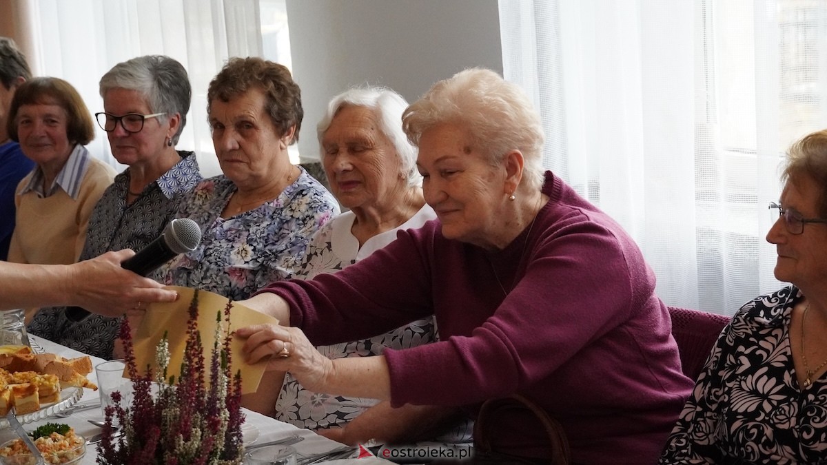 Więcej Życia w Życiu - seniorzy udowodnili, że tradycja smakuje najlepiej! [23.10.2025] - zdjęcie #33 - eOstroleka.pl