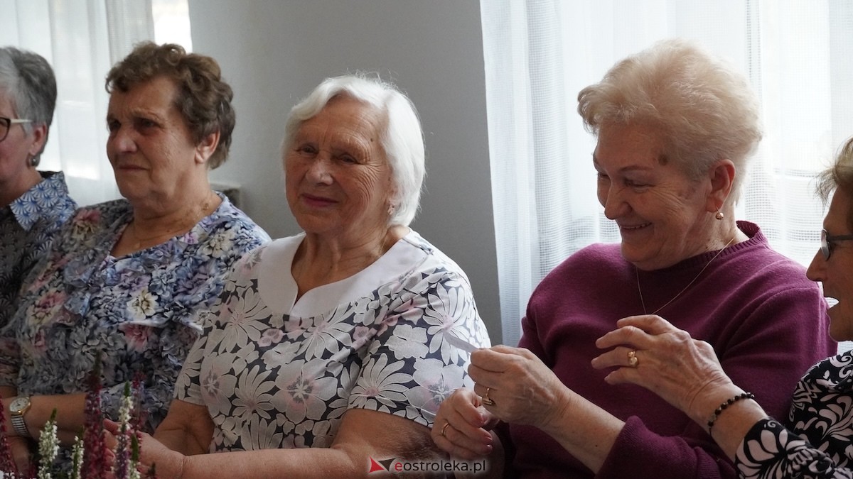 Więcej Życia w Życiu - seniorzy udowodnili, że tradycja smakuje najlepiej! [23.10.2025] - zdjęcie #31 - eOstroleka.pl