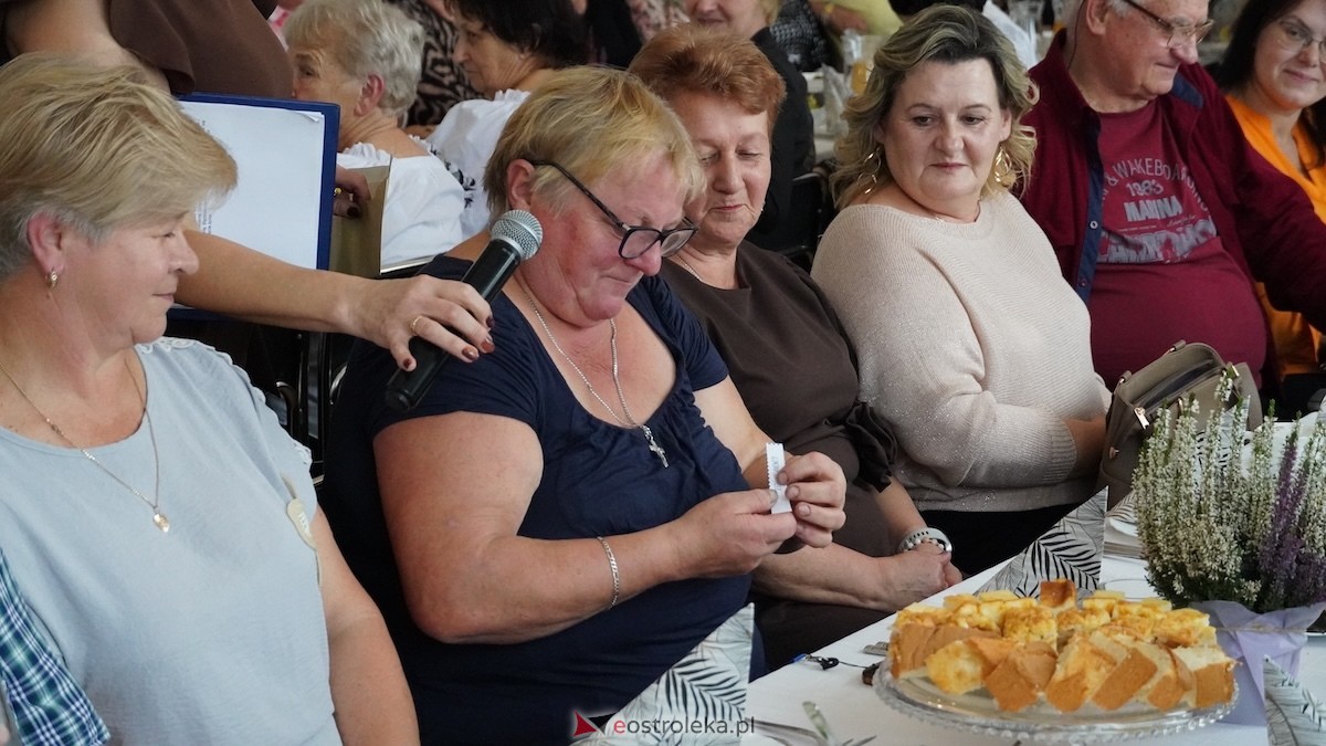 Więcej Życia w Życiu - seniorzy udowodnili, że tradycja smakuje najlepiej! [23.10.2025] - zdjęcie #24 - eOstroleka.pl