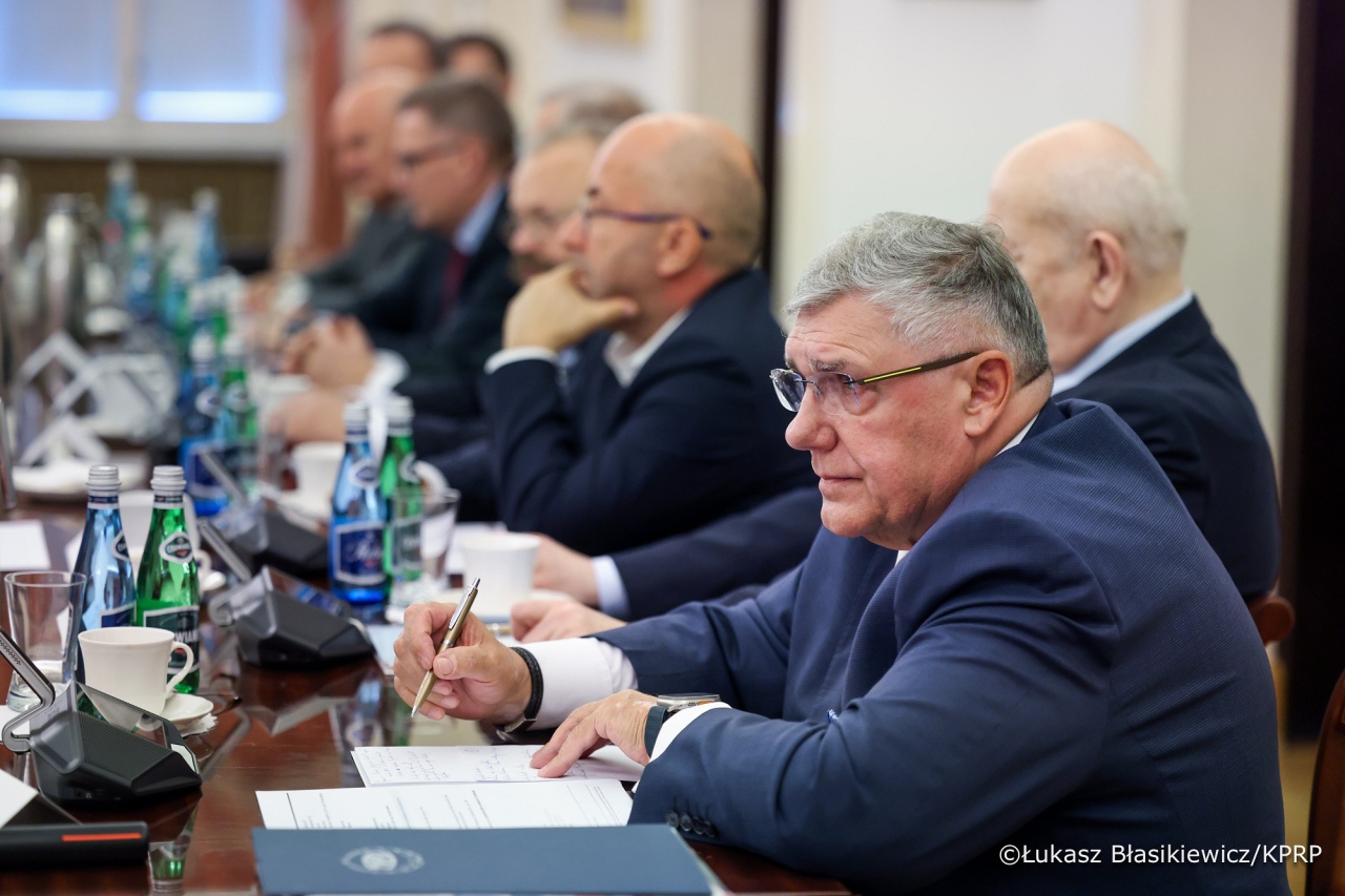 Prezydent spotkał się z przedstawicielami przewoźników drogowych - fot. Łukasz Błasikiewicz KPRP [22.10.2025] - zdjęcie #7 - eOstroleka.pl