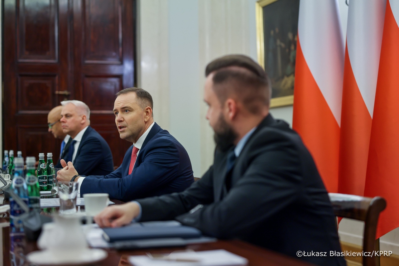 Prezydent spotkał się z przedstawicielami przewoźników drogowych - fot. Łukasz Błasikiewicz KPRP [22.10.2025] - zdjęcie #9 - eOstroleka.pl