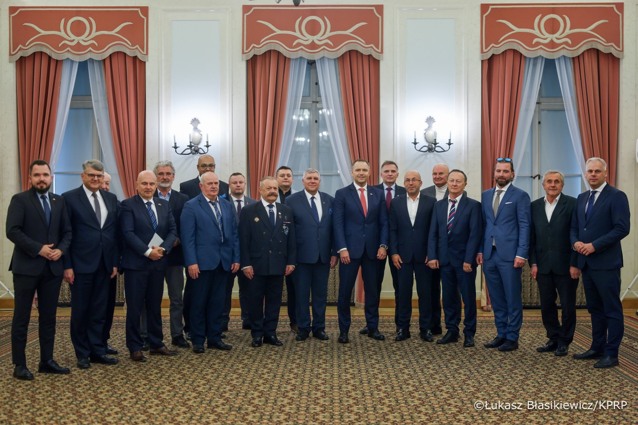 Prezydent spotkał się z przedstawicielami przewoźników drogowych - fot. Łukasz Błasikiewicz KPRP [22.10.2025] - zdjęcie #14 - eOstroleka.pl