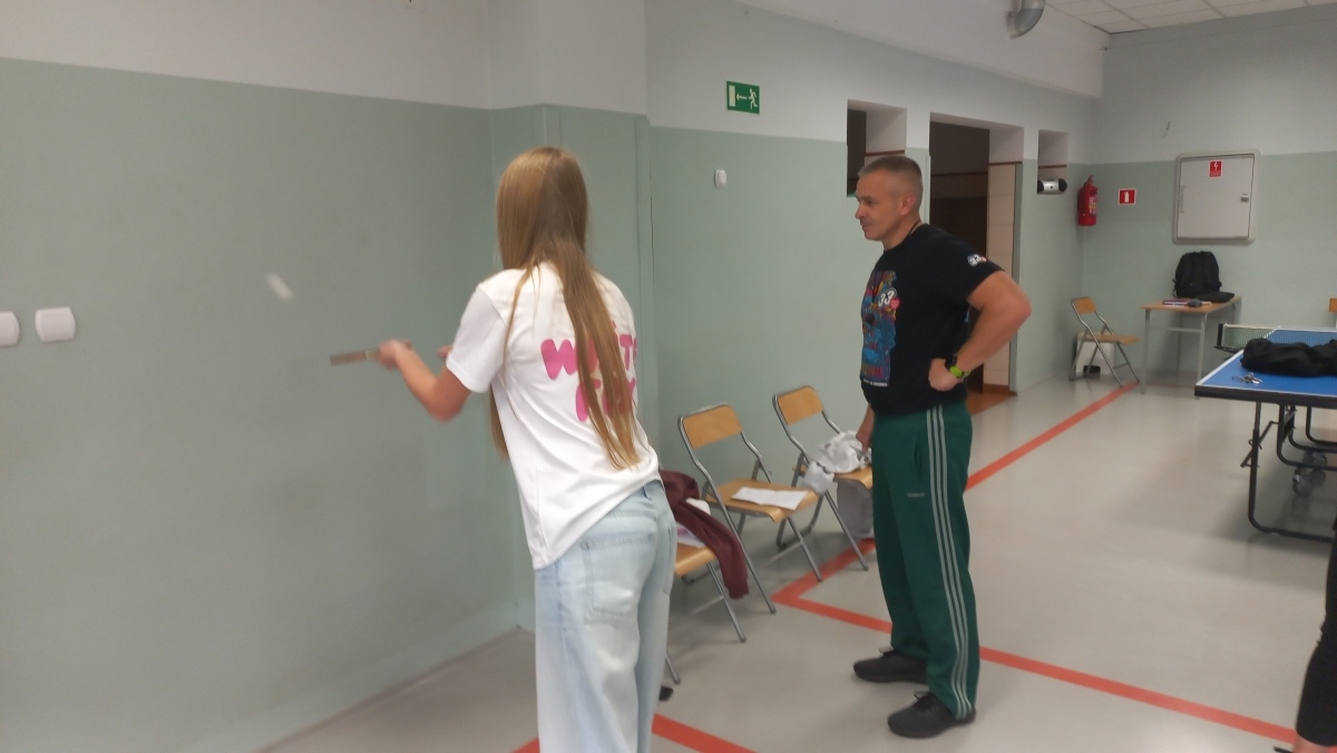 Gra terenowa w ZSZ nr 1 - Poznaj Metalówkę [24.10.2025] - zdjęcie #15 - eOstroleka.pl