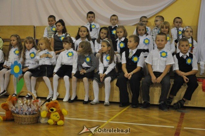 Pasowanie pierwszoklasistów na uczniów w Szkole Podstawowej nr 6 [27.X.2011] - zdjęcie #29 - eOstroleka.pl