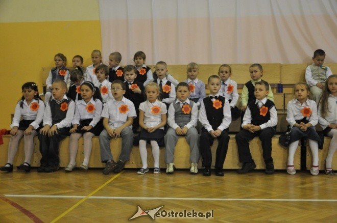 Pasowanie pierwszoklasistów na uczniów w Szkole Podstawowej nr 6 [27.X.2011] - zdjęcie #28 - eOstroleka.pl