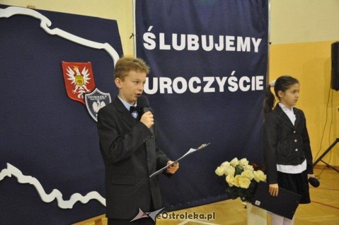 Pasowanie pierwszoklasistów na uczniów w Szkole Podstawowej nr 6 [27.X.2011] - zdjęcie #26 - eOstroleka.pl