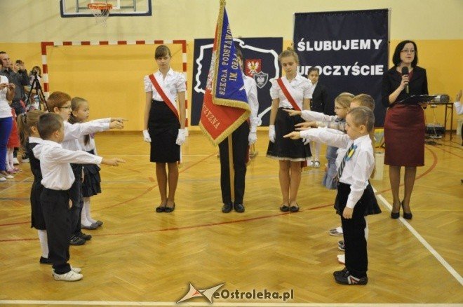 Pasowanie pierwszoklasistów na uczniów w Szkole Podstawowej nr 6 [27.X.2011] - zdjęcie #22 - eOstroleka.pl