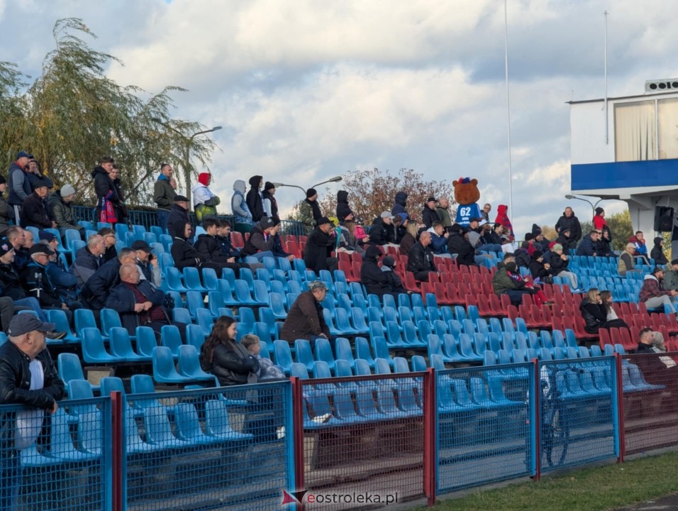 Narew Ostrołęka - Polonia II Warszawa [25.10.2025] - zdjęcie #45 - eOstroleka.pl