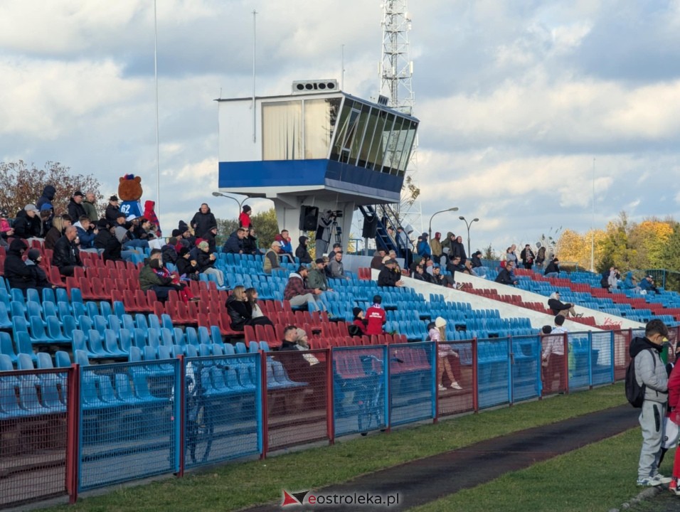 Narew Ostrołęka - Polonia II Warszawa [25.10.2025] - zdjęcie #44 - eOstroleka.pl