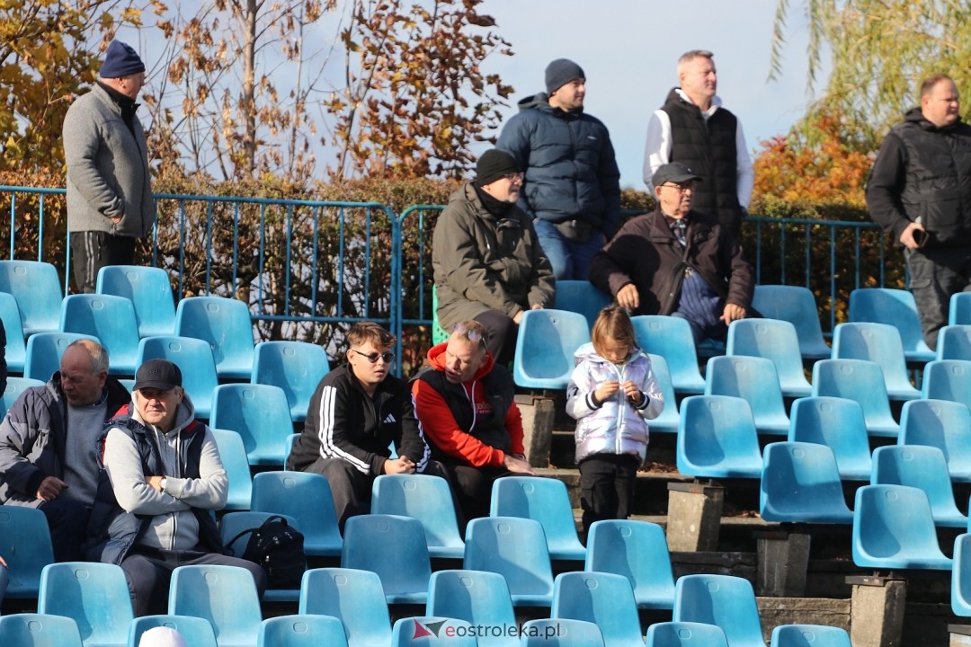 Narew Ostrołęka - Polonia II Warszawa [25.10.2025] - zdjęcie #42 - eOstroleka.pl