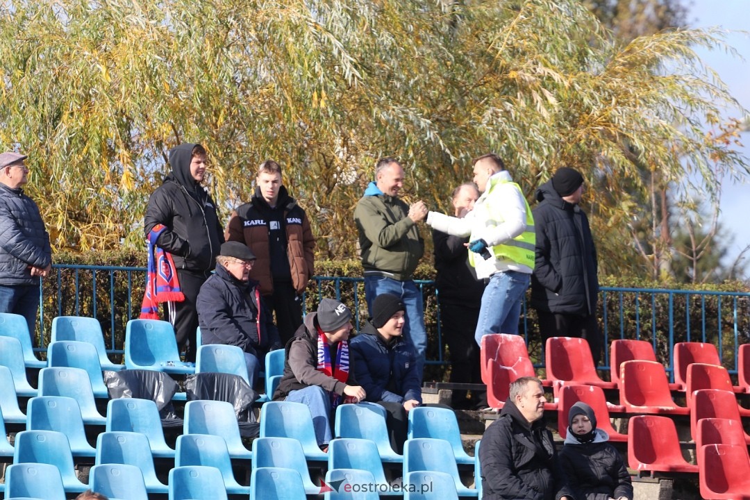 Narew Ostrołęka - Polonia II Warszawa [25.10.2025] - zdjęcie #40 - eOstroleka.pl