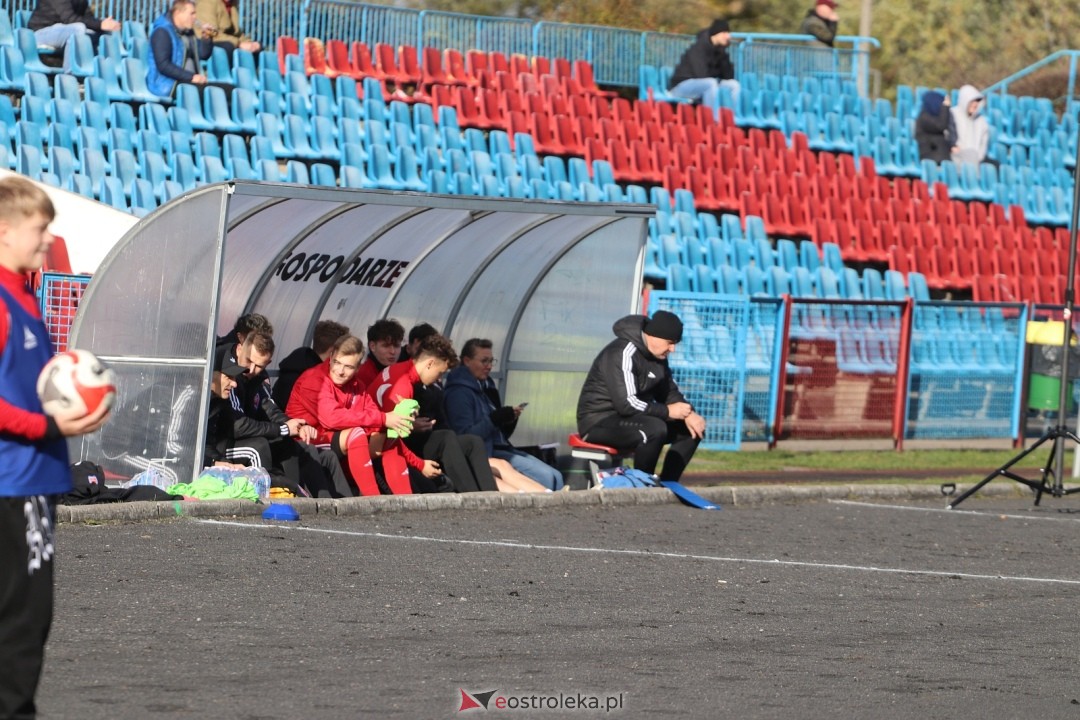 Narew Ostrołęka - Polonia II Warszawa [25.10.2025] - zdjęcie #35 - eOstroleka.pl
