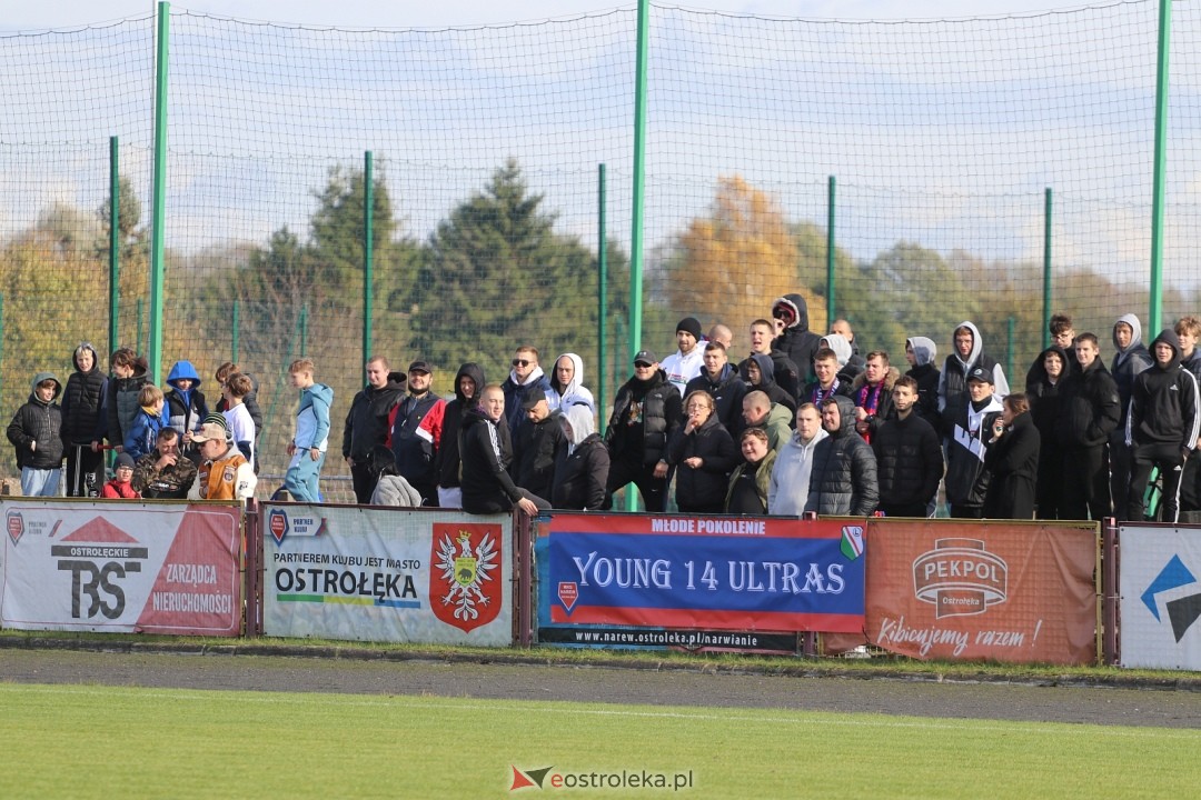 Narew Ostrołęka - Polonia II Warszawa [25.10.2025] - zdjęcie #32 - eOstroleka.pl