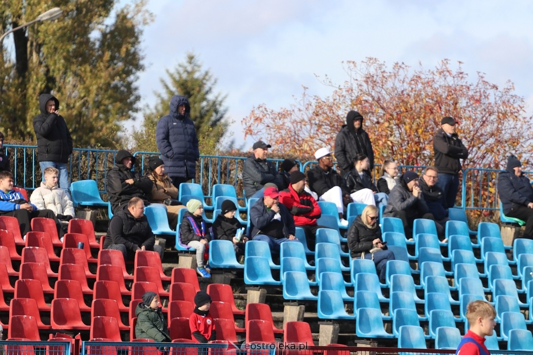 Narew Ostrołęka - Polonia II Warszawa [25.10.2025] - zdjęcie #23 - eOstroleka.pl