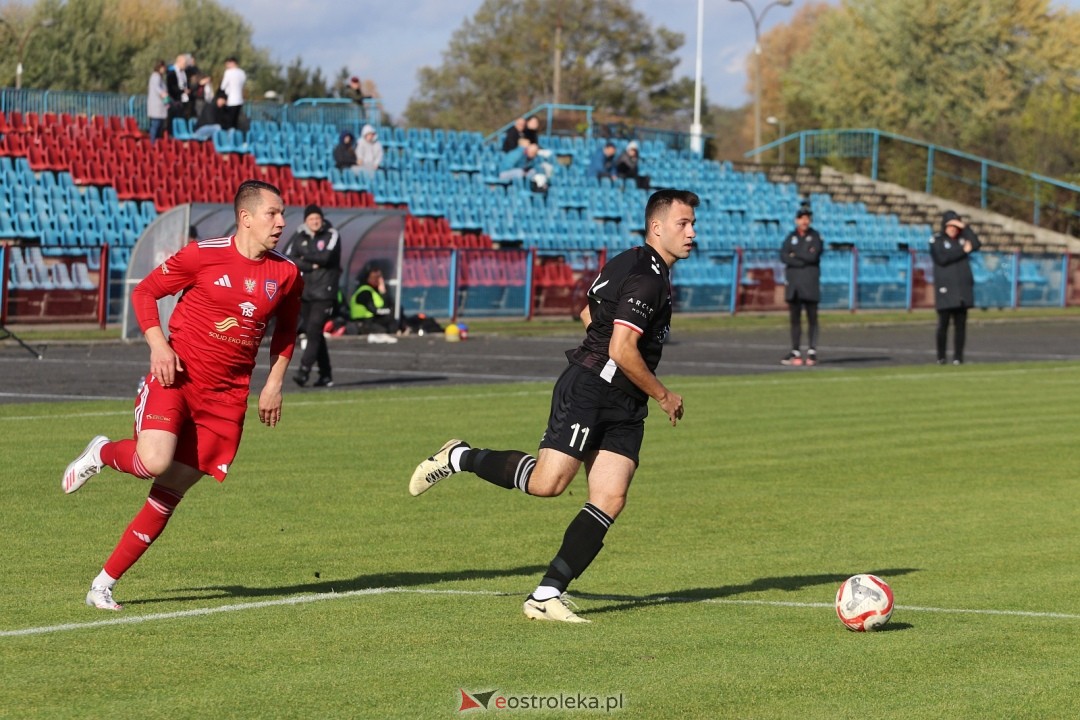 Narew Ostrołęka - Polonia II Warszawa [25.10.2025] - zdjęcie #19 - eOstroleka.pl