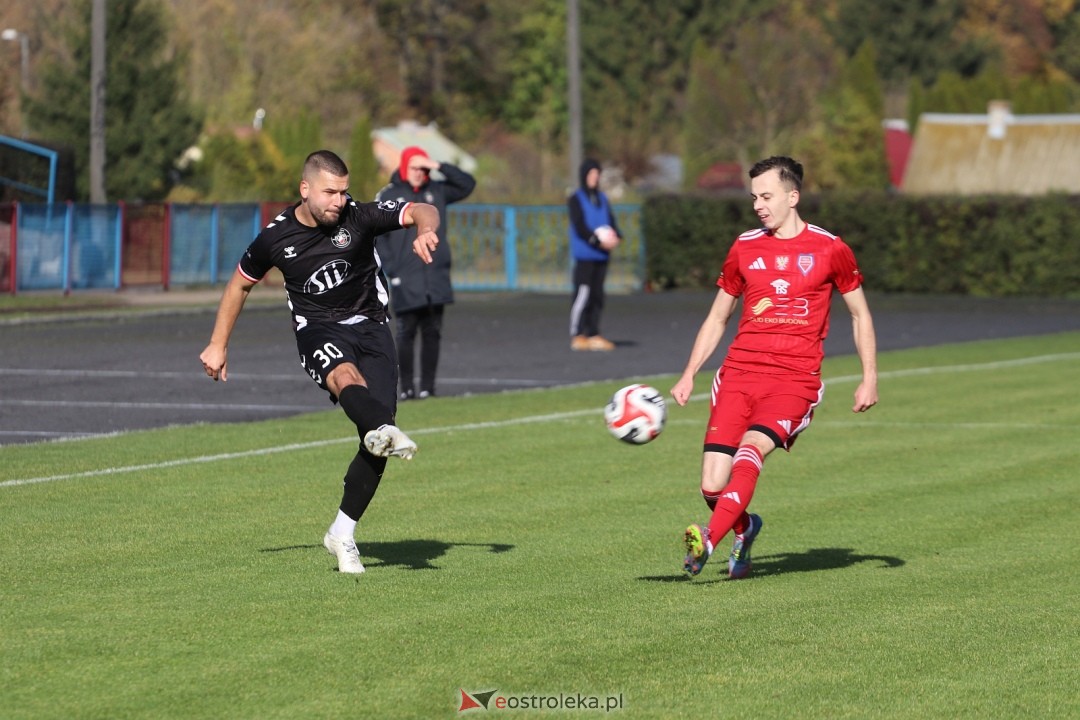 Narew Ostrołęka - Polonia II Warszawa [25.10.2025] - zdjęcie #7 - eOstroleka.pl