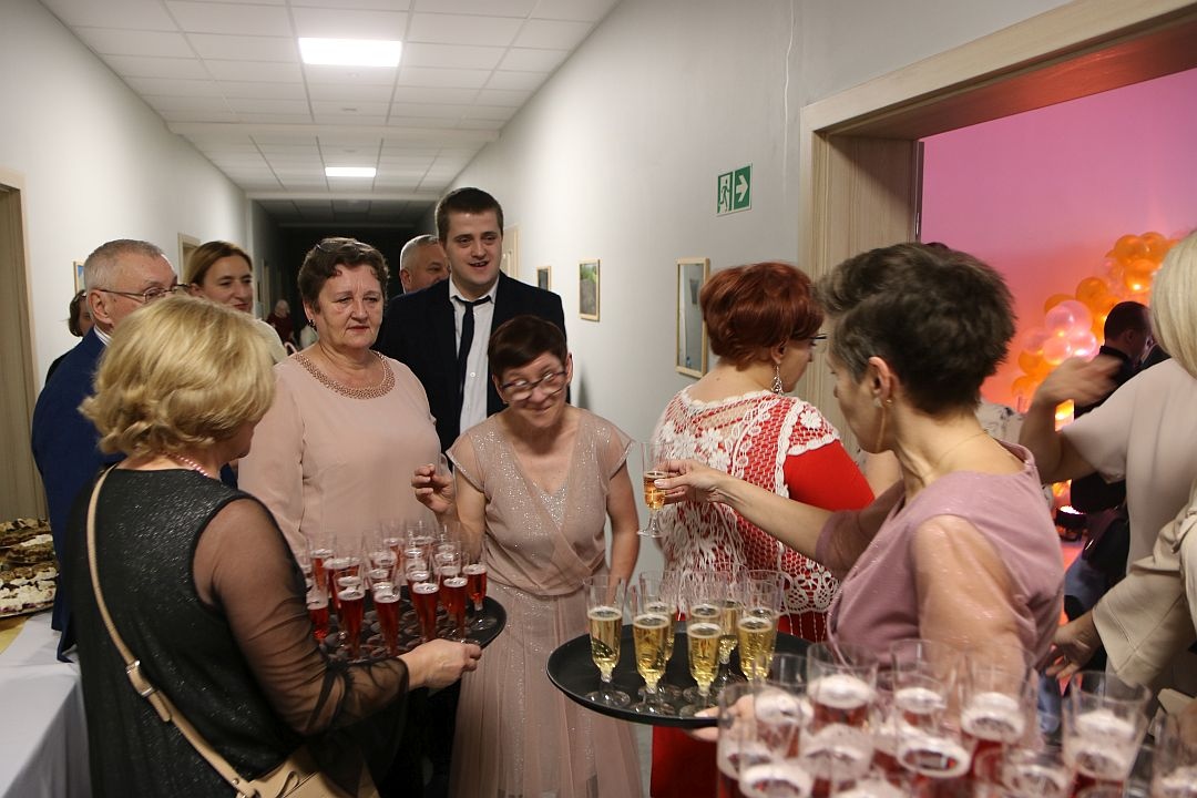 Ogólnopolskie Stowarzyszenie Osób Niepełnosprawnych - Bal Przyjaźni [25.10.2025] - zdjęcie #32 - eOstroleka.pl