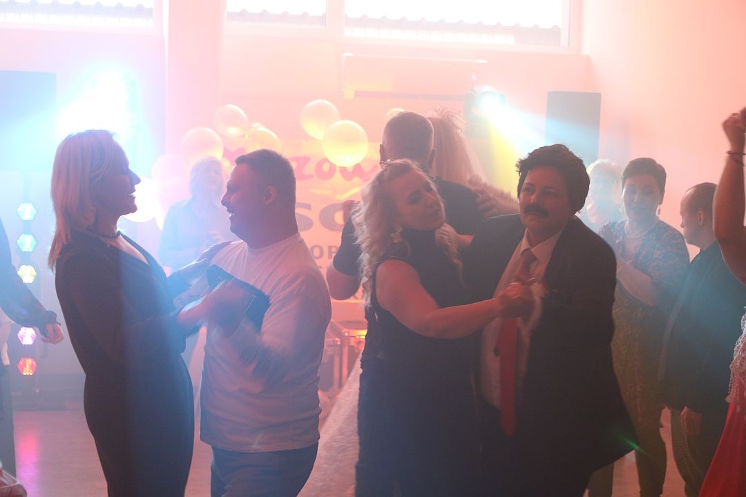 Ogólnopolskie Stowarzyszenie Osób Niepełnosprawnych - Bal Przyjaźni [25.10.2025] - zdjęcie #15 - eOstroleka.pl