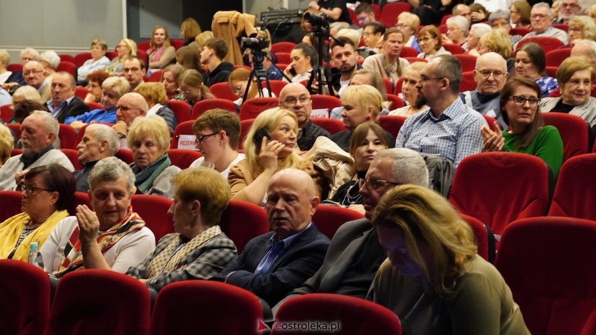 Koncert Pieśni malowane, dźwiękiem wycinane [26.10.2025] - zdjęcie #112 - eOstroleka.pl