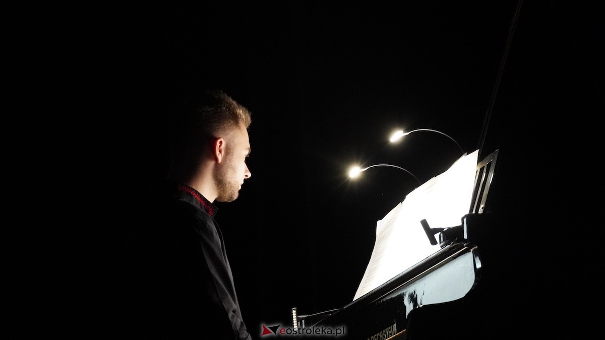 Koncert Pieśni malowane, dźwiękiem wycinane [26.10.2025] - zdjęcie #74 - eOstroleka.pl