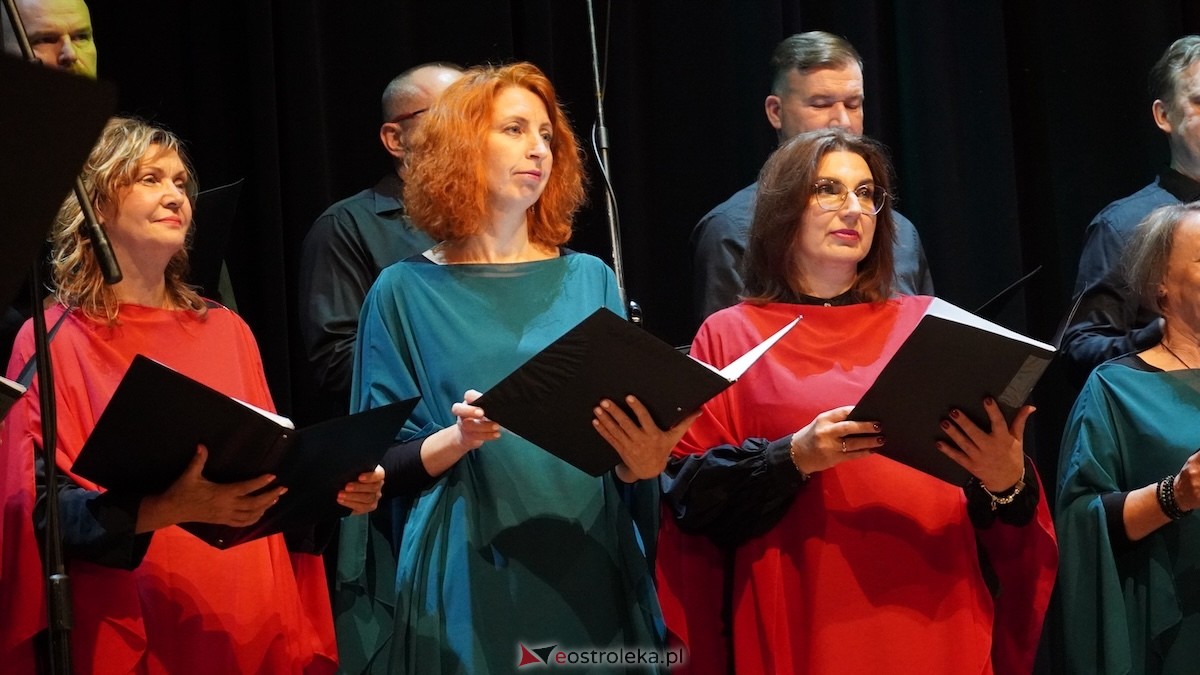 Koncert Pieśni malowane, dźwiękiem wycinane [26.10.2025] - zdjęcie #72 - eOstroleka.pl