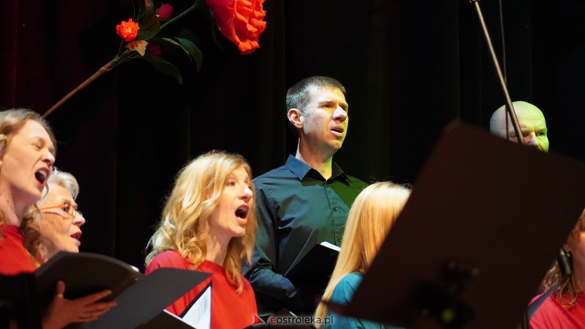 Koncert Pieśni malowane, dźwiękiem wycinane [26.10.2025] - zdjęcie #66 - eOstroleka.pl