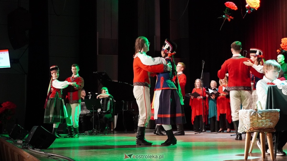 Koncert Pieśni malowane, dźwiękiem wycinane [26.10.2025] - zdjęcie #35 - eOstroleka.pl