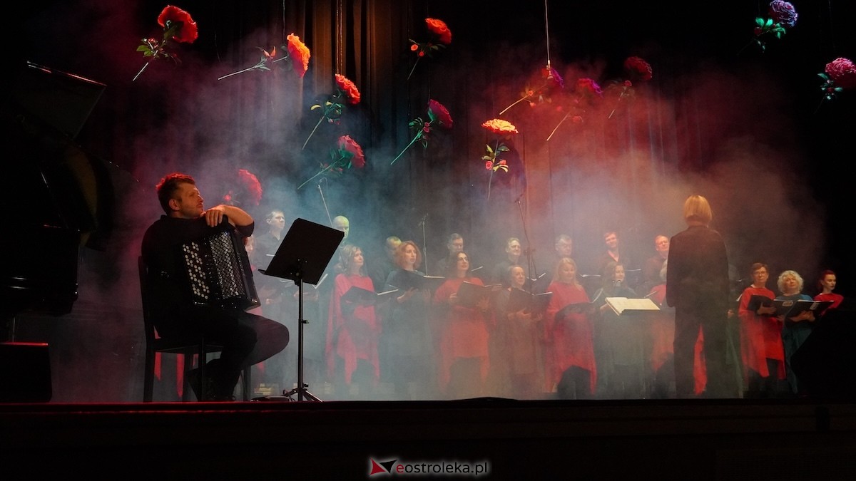 Koncert Pieśni malowane, dźwiękiem wycinane [26.10.2025] - zdjęcie #28 - eOstroleka.pl
