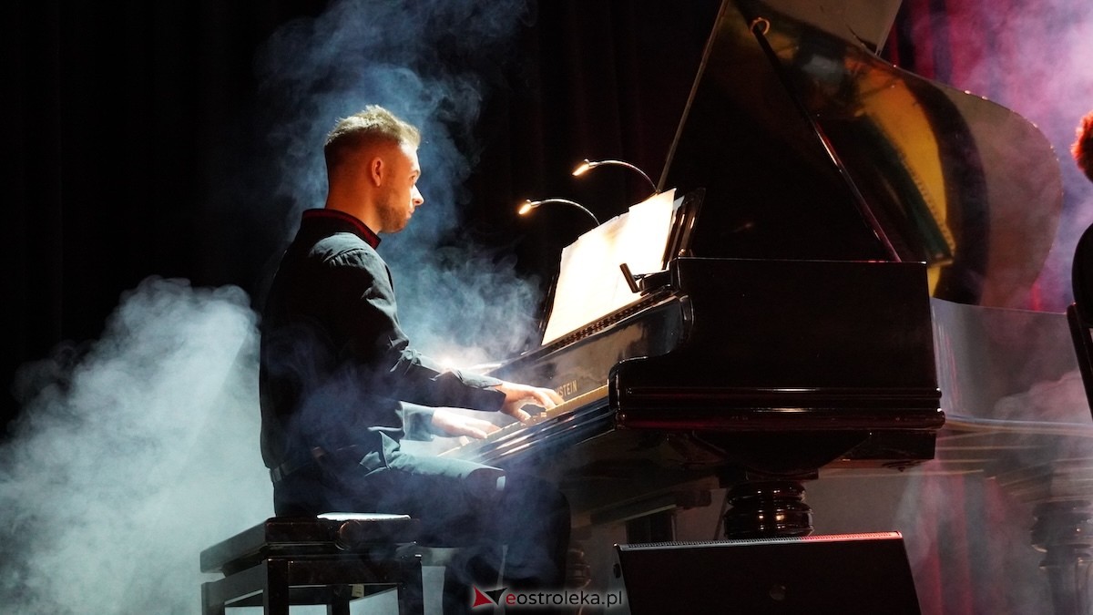 Koncert Pieśni malowane, dźwiękiem wycinane [26.10.2025] - zdjęcie #25 - eOstroleka.pl