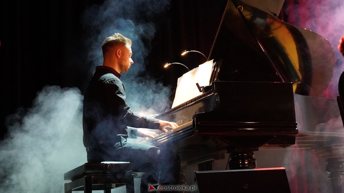 Koncert Pieśni malowane, dźwiękiem wycinane [26.10.2025] - zdjęcie #24 - eOstroleka.pl